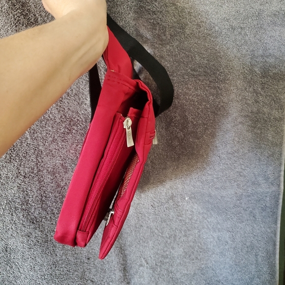 Travelon Anti-Theft Crossbody and Wallet - Picture 6 of 12